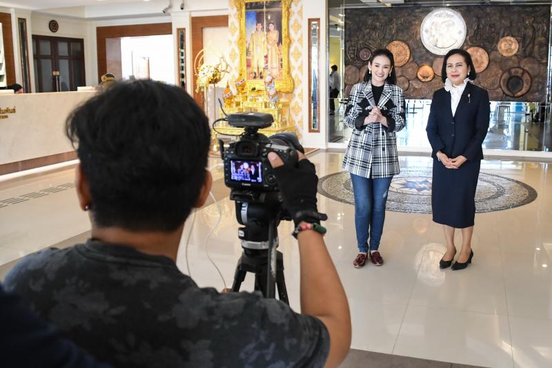 ที่ปรึกษาด้านการบริหารเหรียญกษาปณ์และทรัพย์สินมีค่า ถ่ายทำรายการและให้สัมภาษณ์รายการ Thailand Weekly
