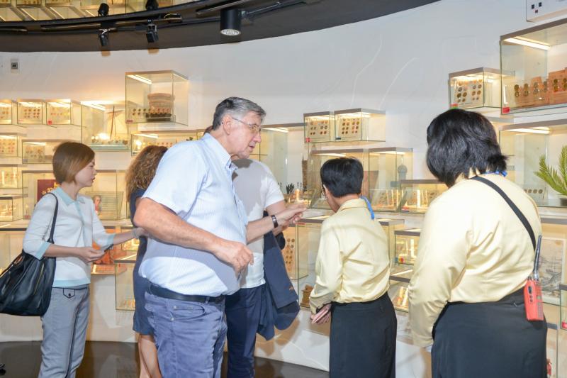 คณะรองประธานรัฐสภาจากสาธารณรัฐฮังการีเข้าเยี่ยมชมพิพิธภัณฑ์เหรียญกษาปณานุรักษ์
