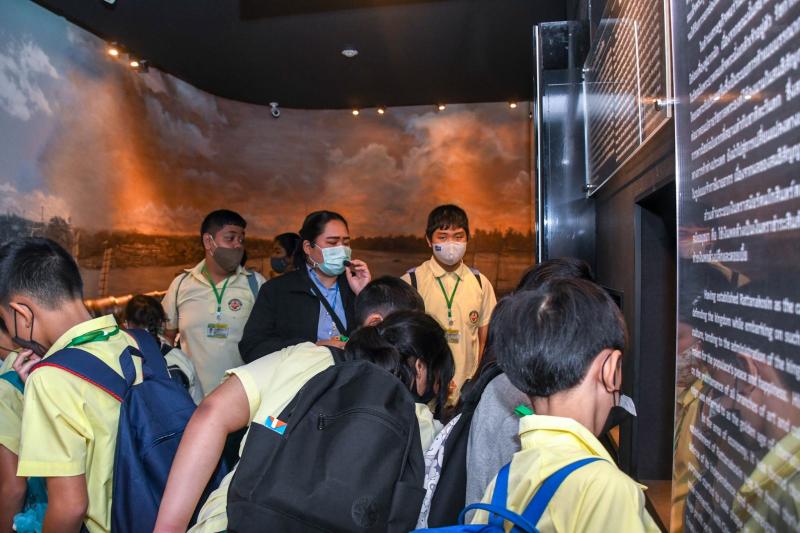 ครูและนักเรียนโรงเรียนอนันตาเข้าเยี่ยมชมการจัดแสดง ณ พิพิธภัณฑ์เหรียญกษาปณานุรักษ์