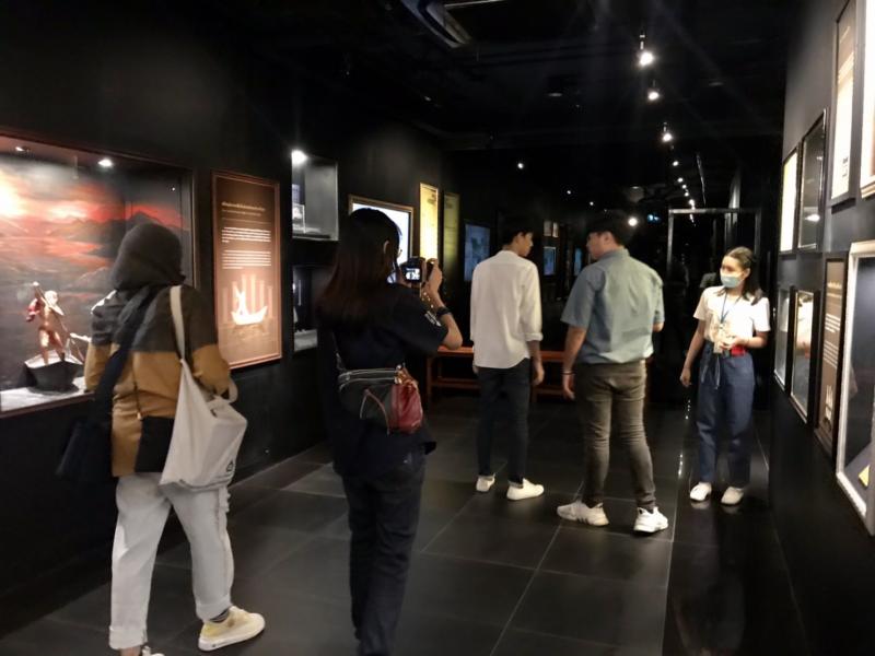 นักศึกษามหาวิทยาลัยเทคโนโลยีพระจอมเกล้าธนบุรี เข้าถ่ายทำวีดิทัศน์ ณ พิพิธภัณฑ์เหรียญกษาปณานุรักษ์