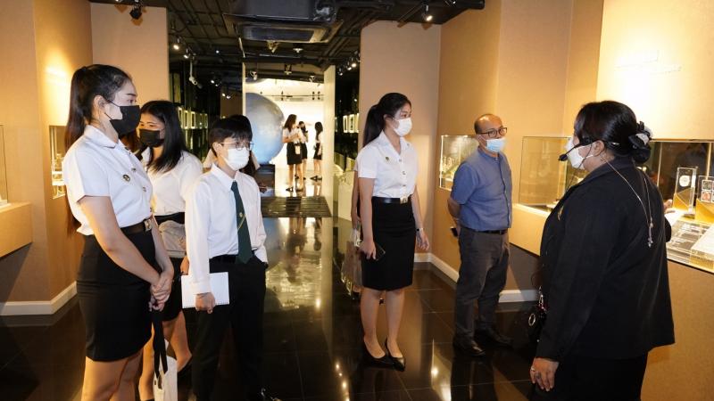 อาจารย์และนักศึกษามหาวิทยาลัยราชภัฏอุดรธานีเข้าชมพิพิธภัณฑ์เหรียญกษาปณานุรักษ์